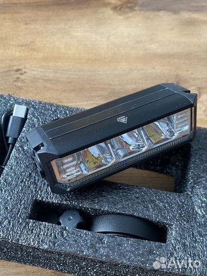 Велосипедный фонарь (фара)