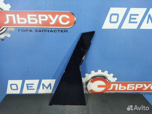 Накладка стойки двери задняя Genesis G80 новое