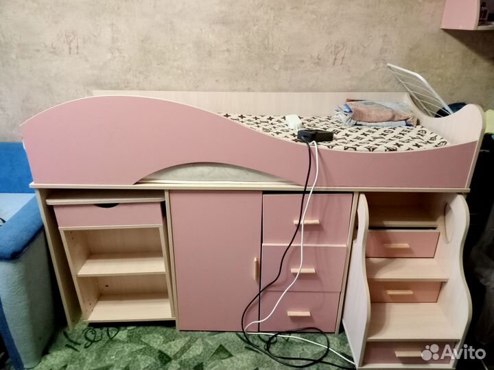 Кровать чердак со столом бу