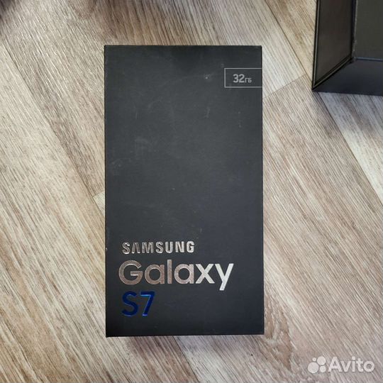 Коробки от телефонов samsung, iPhone, Nubia