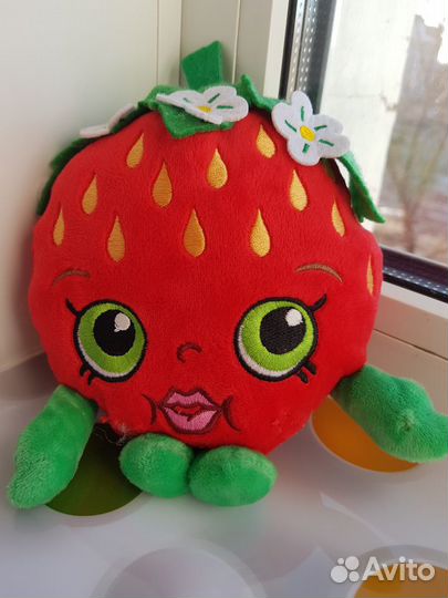 Мягкая игрушка клубничка