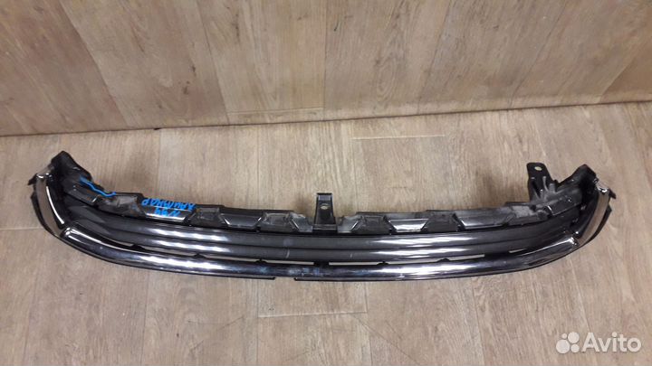 Решетка переднего бампера №94 Toyota Highlander 3