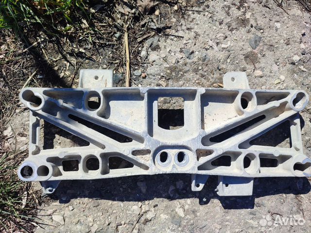 Chrysler 300c кронштейн АКПП