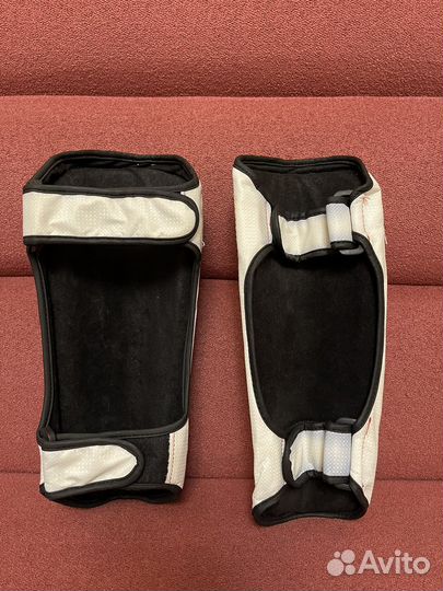 Щитки adidas для единоборств