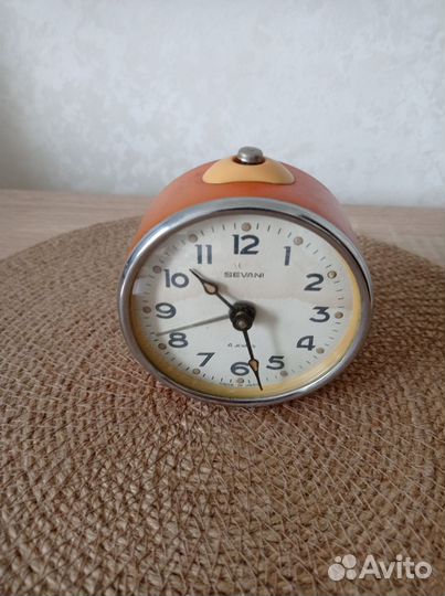 Часы будильник СССР Севани