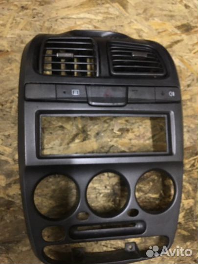 Декоративная накладка торпеды Hyundai Accent G4EC