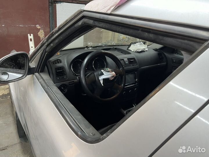 Skoda Yeti 1.2 МТ, 2011, битый, 87 519 км