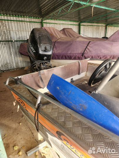 Лодка с мотором