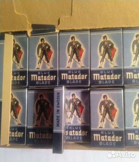 Упаковка с винтажными лезвиями для бритья