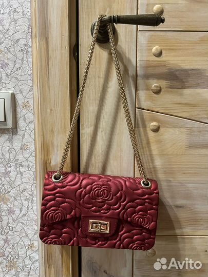 Сумка женская красная резинова