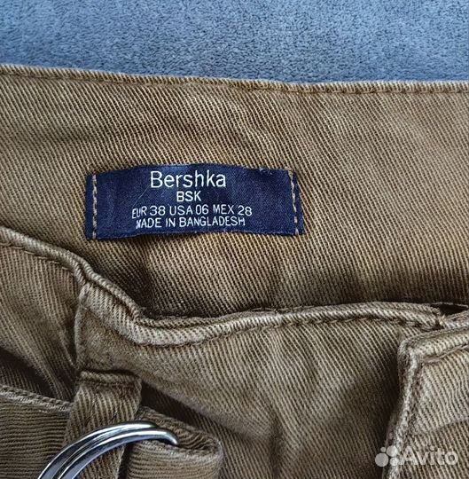 Джинсы Bershka 44