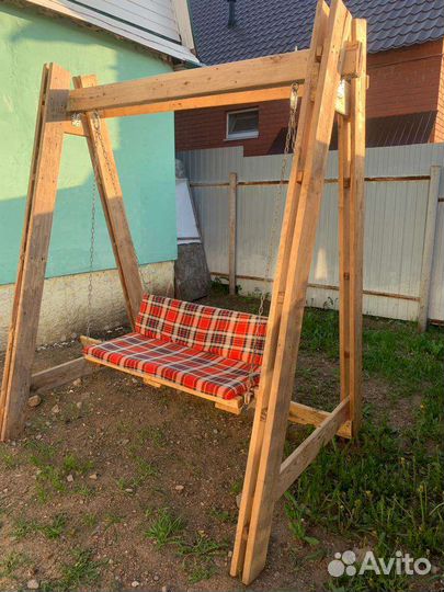 Садовые качели из дерева
