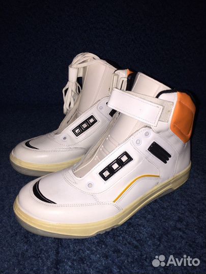 Продам кроссовки Relax