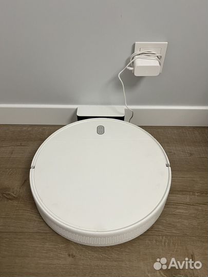 Робот пылесос Xiaomi Mi Robot Vacuum Mop Essential
