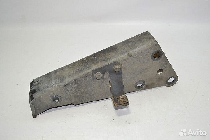 Кронштейн замка кабины volvo FH16 (01.93)