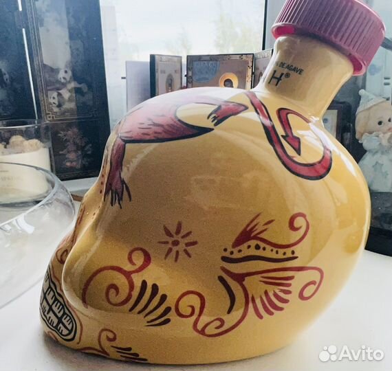 Бутылка череп