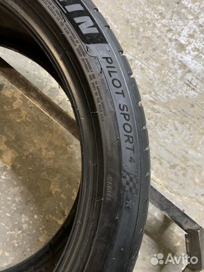 Michelin Pilot Sport 4 245/40 R19 98Y