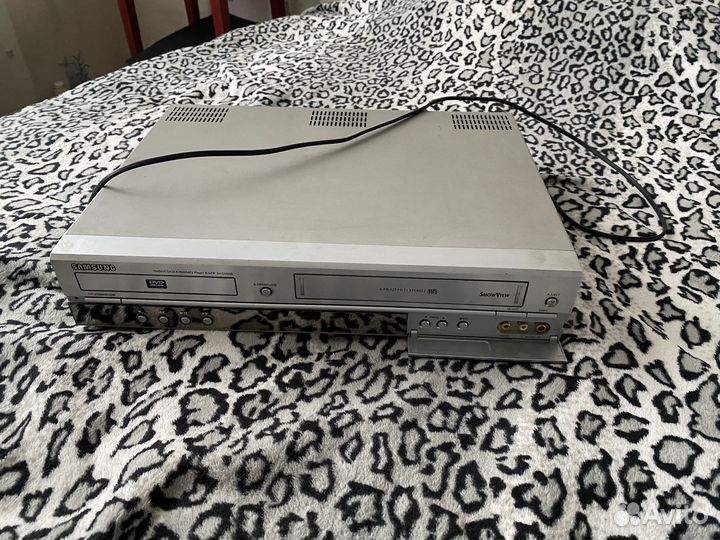 Видеопроигрыватель лазерный Samsung SV-DVD6E