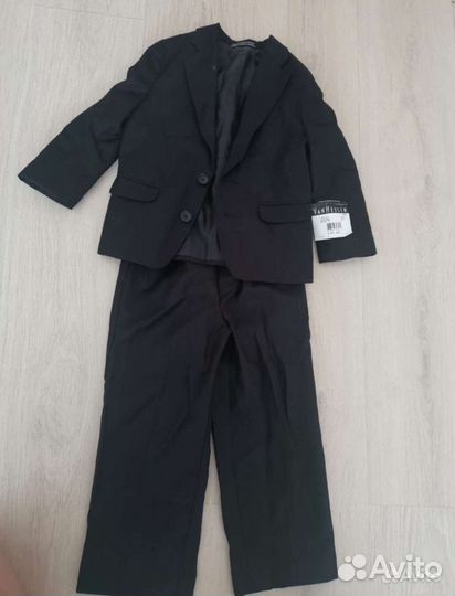 Брючный костюм для мальчика новый