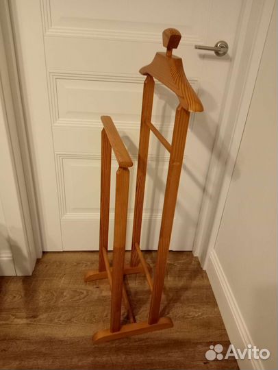 Вешалка для одежды напольная деревянная