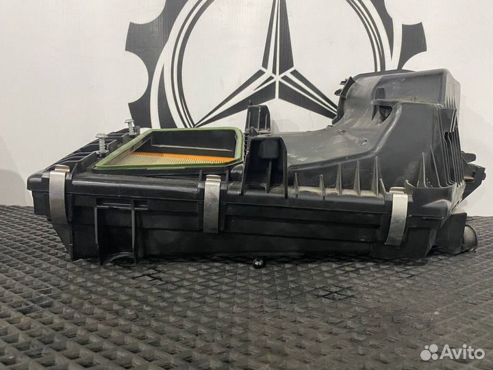 Корпус воздушногo фильтра Mercedes-Benz E-Класс