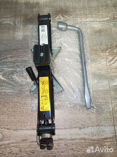 Новый домкрат 1т