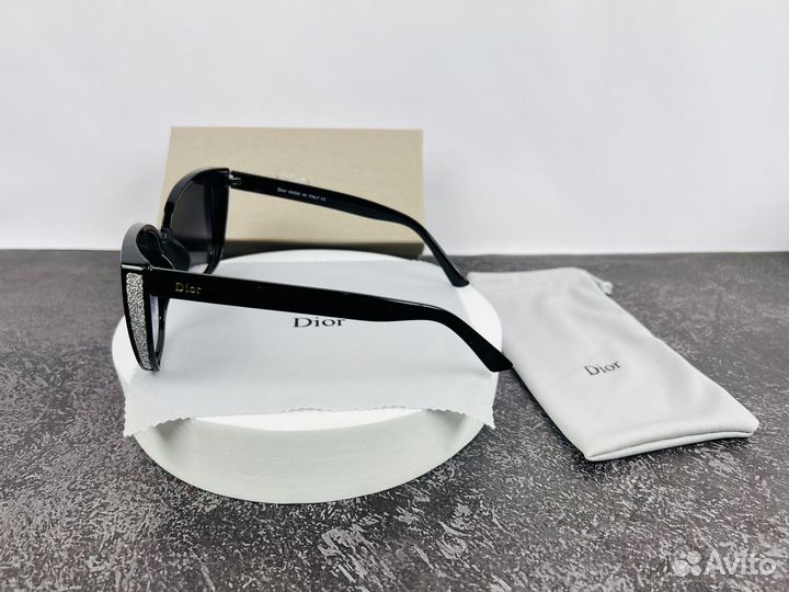 Солнцезащитные очки