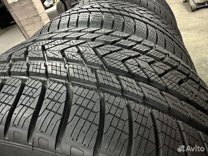 Pirelli Scorpion Winter 275/45 R21 и 315/40 R21 111V