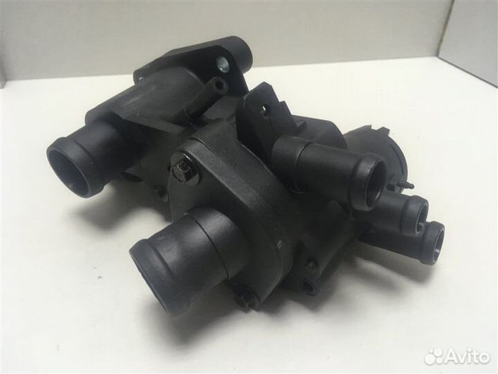 Фланец системы охлаждения Volkswagen Golf