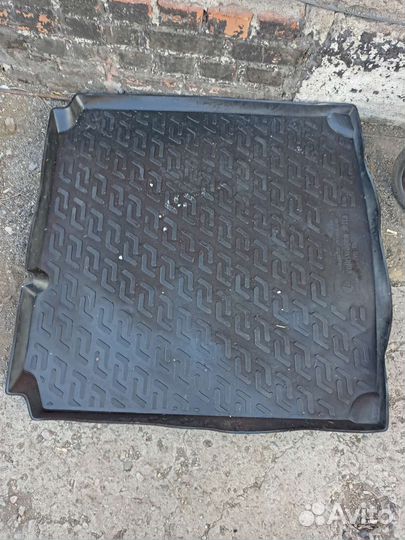 Ковер в багажник джетта