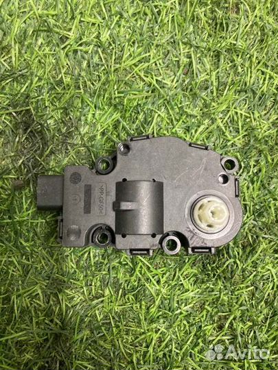 Моторчик заслонки печки Audi A5 8T 3.2 2008