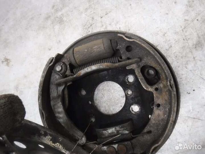 Щит опорный задний правый Лада Калина 2 11186 2014