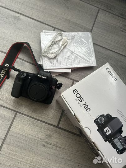 Фотоаппарат canon eos 70d объектив 18-135 STM