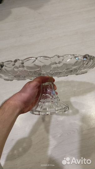 Блюдо на ножке