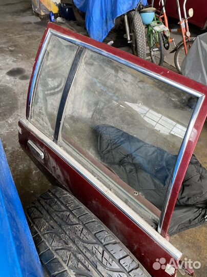 Дверь на Ford LTD Country Squire