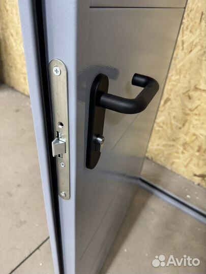 Дверь входная металлическая новая 2050-960мм