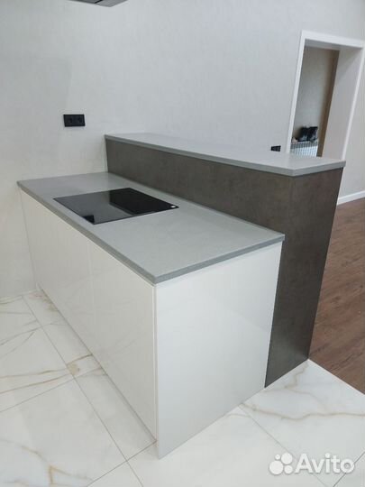 Столешница в кухню из искусственного камня