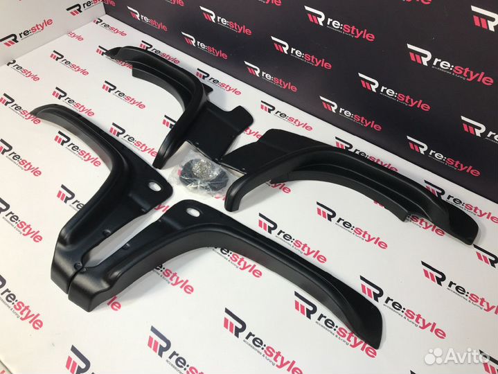 Фендера Suzuki Jimny K2292