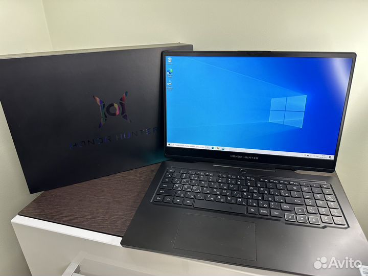 Мощный игровой ноутбук Honor Hunter V700