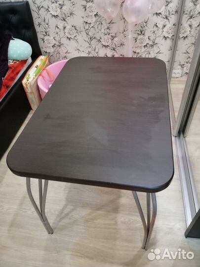 Кухонный стол