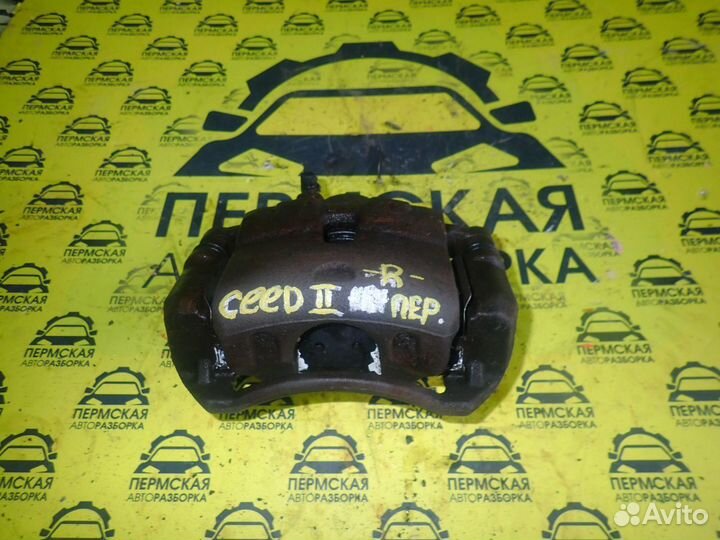 Суппорт передний правый Kia Ceed 2012-2018