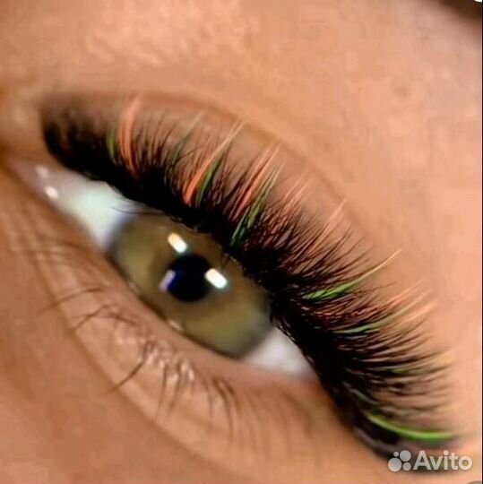 Мастер по наращиванию ресниц