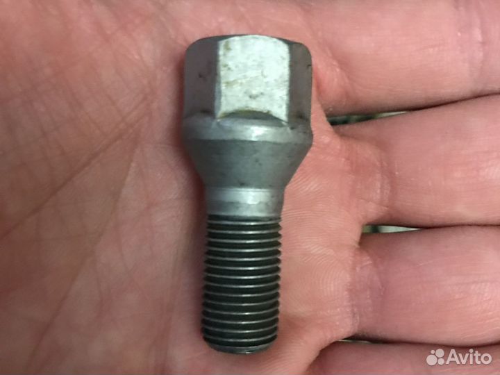 Болты колесные