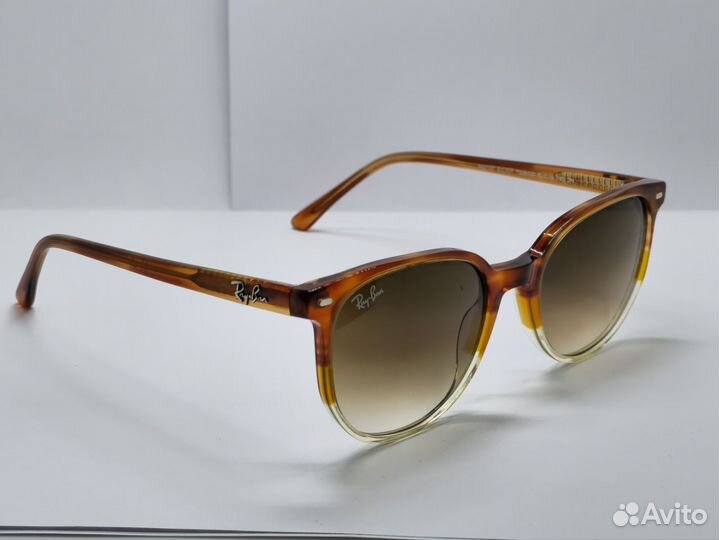 Солнцезащитные очки Ray Ban