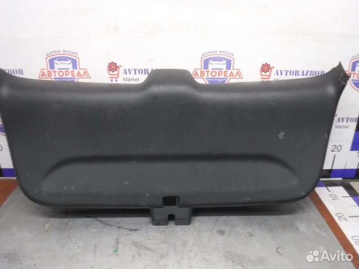 Обшивка двери задка Chevrolet Cruze F16D3 2012
