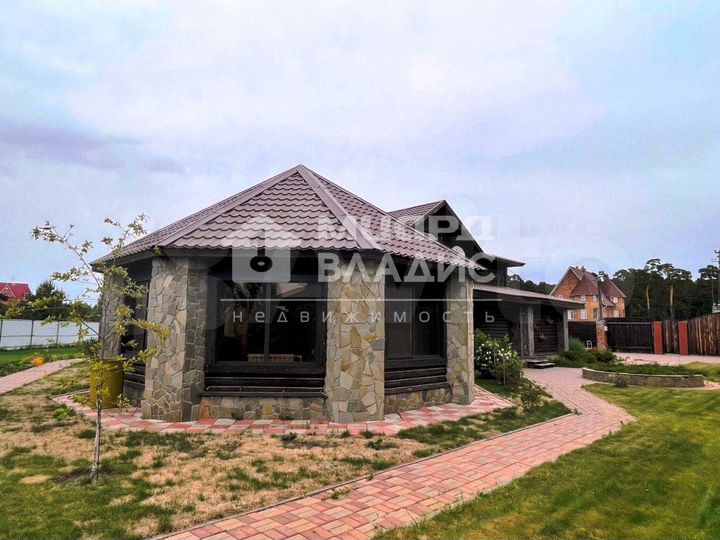 Дом 235 м² на участке 19,7 сот.