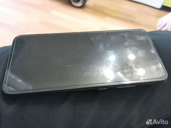 Телефон realme c21