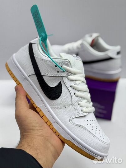 Кроссовки Nike dunk белые 2