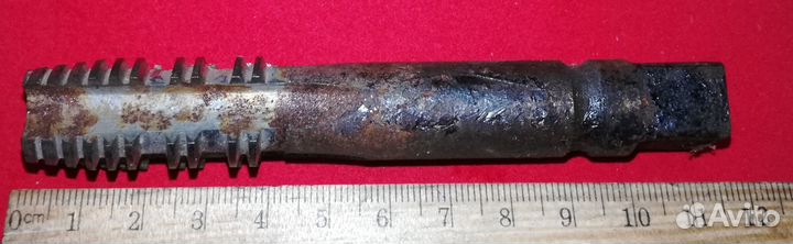 Метчик трапецеидальный TR 20х3 левый