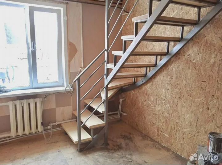 Лестница на металлокаркасе